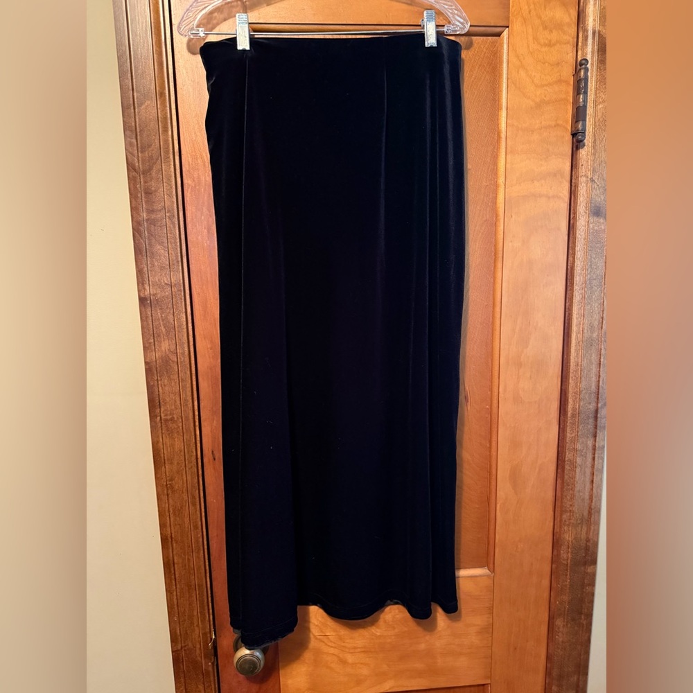 Laura Scott Black velvet Maxi Skirt